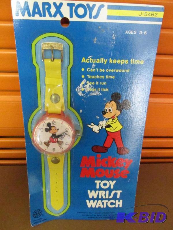 lot 102 image: Vintage Mickey Mouse Watch in a Sealed Package