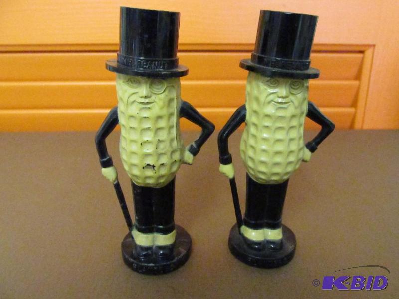 lot 109 image: Vintage -  Mr Peanut Salt and Pepper
