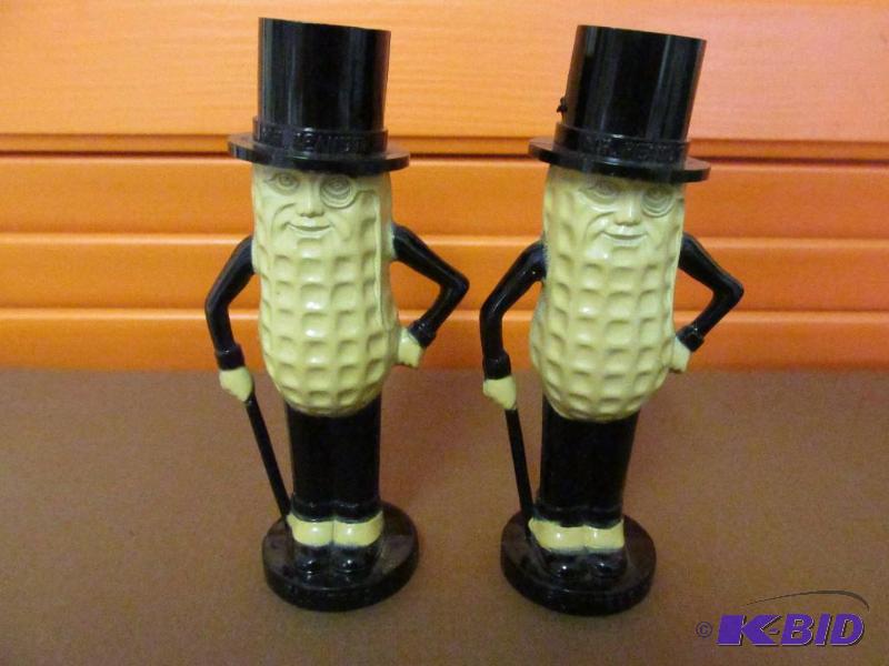 lot 112 image: Vintage -  Mr Peanut Salt and Pepper