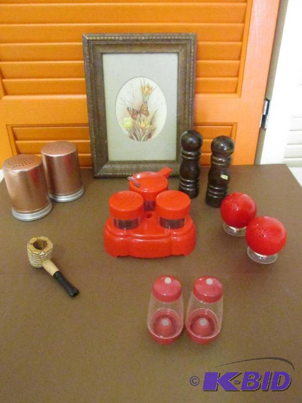 lot 117 image: Large Lot of Salt and Pepper