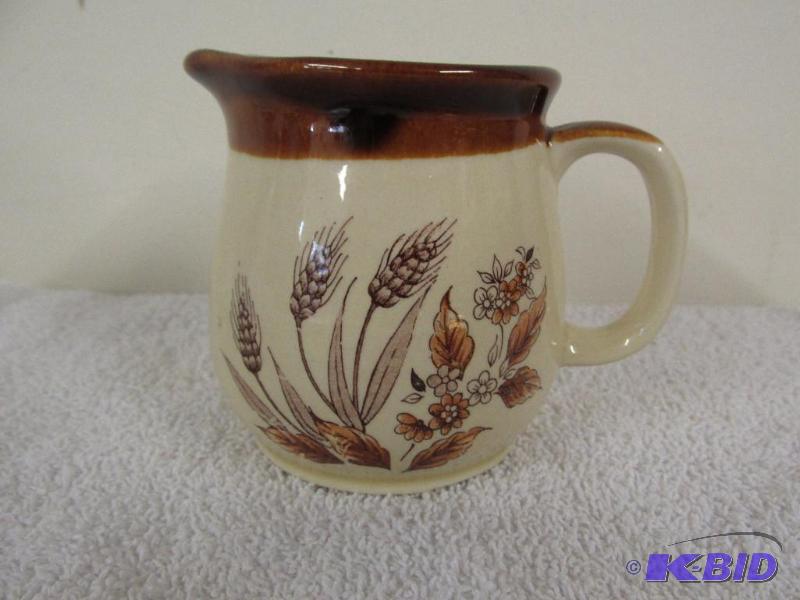 lot 16 image: Very Nice Small Pichter, Wheat Pattern.