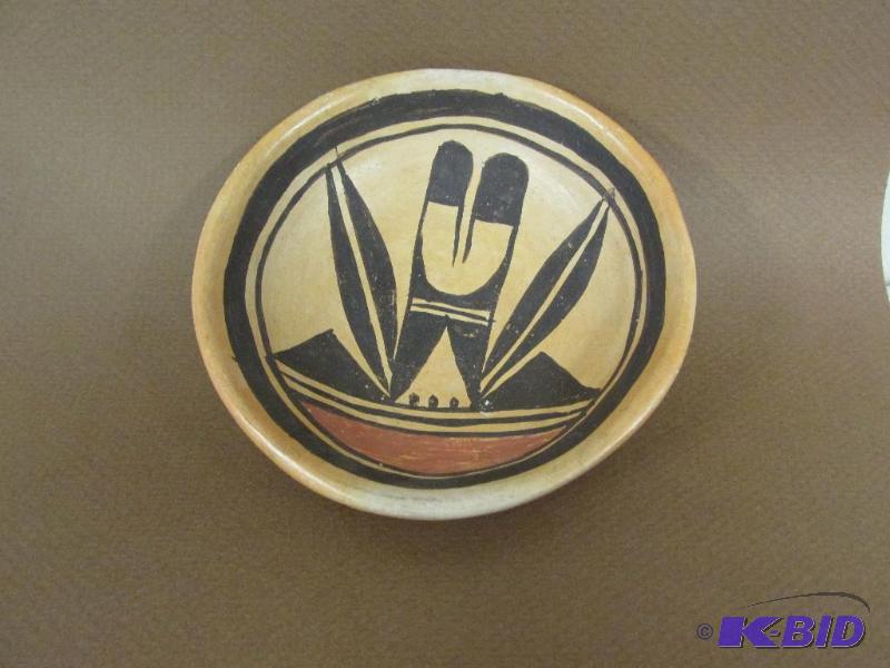 lot 20 image: Small Southwestern Bowl.