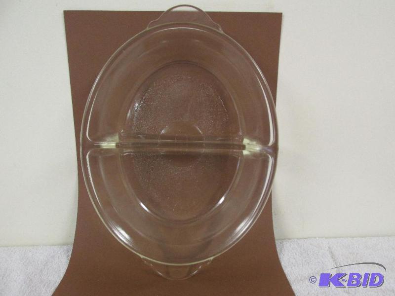 lot 22 image: Divided Glass Bowl