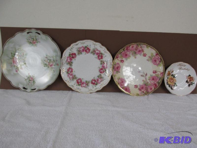 lot 30 image: Flowered Plates