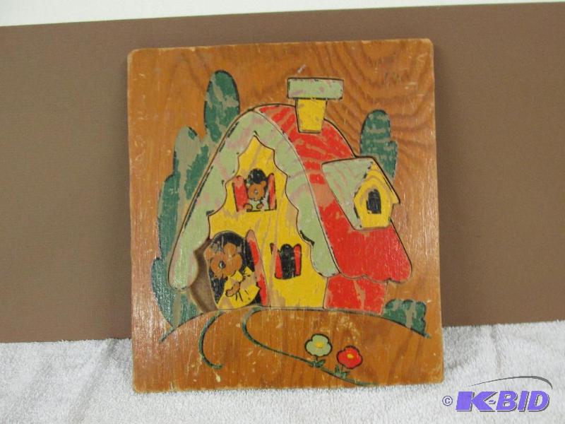 lot 41 image: Vintage Wooden Puzzle.