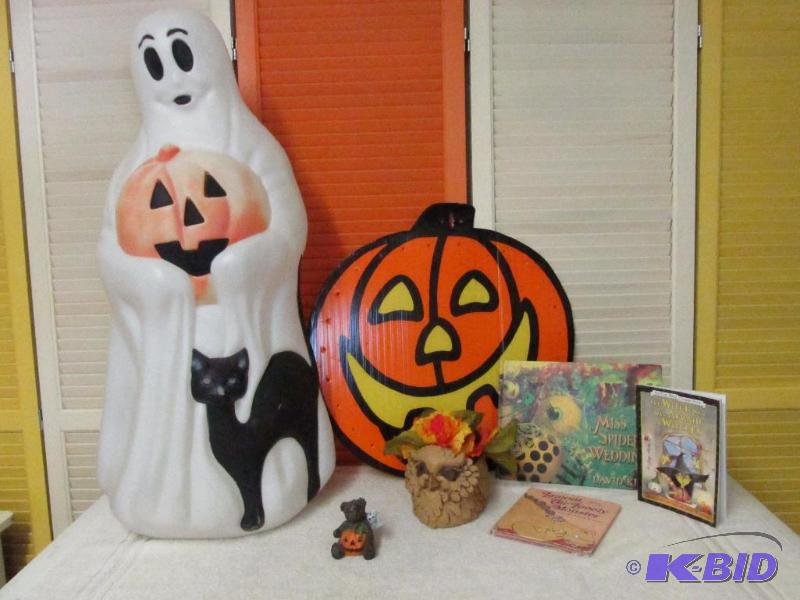 lot 6 image: HAPPY HALLOWEEN