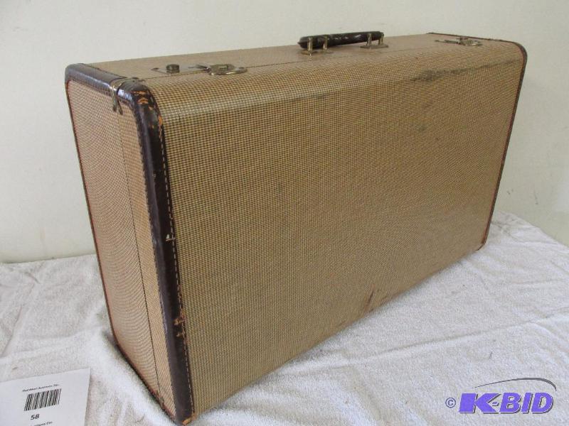 lot 63 image: Vintage Suitcase