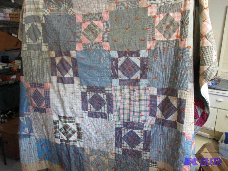 lot 66 image: Vintage Hand Made Quilt.