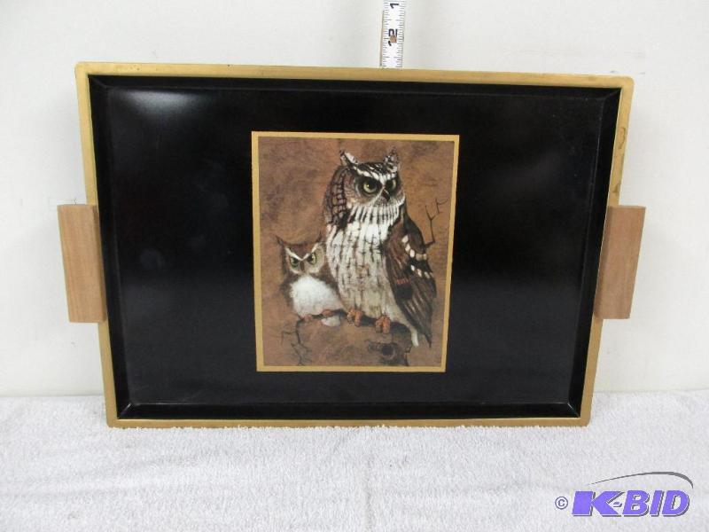 lot 70 image: Vintage Serving Tray with picture of Owls