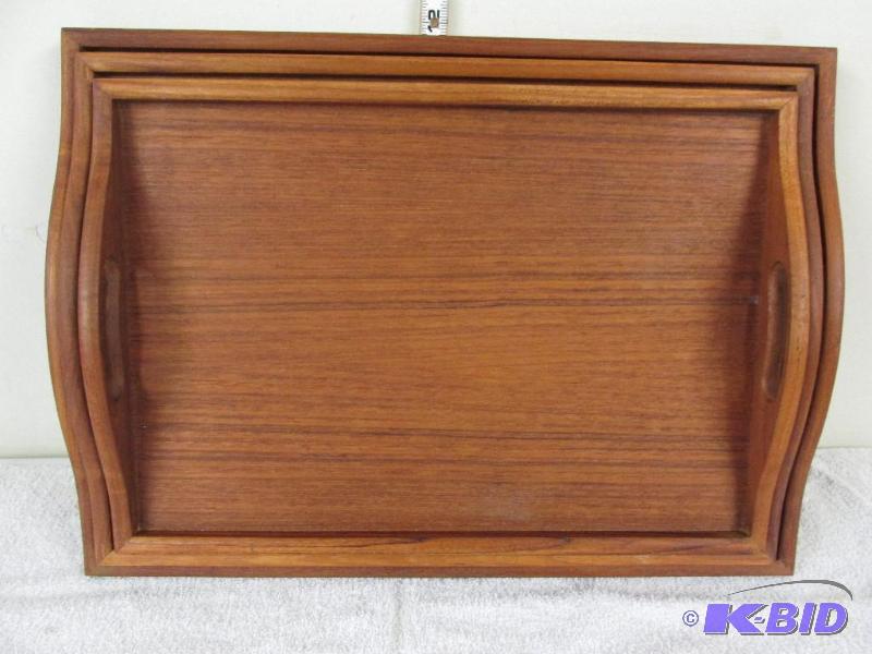 lot 71 image: Vintage Set of Three Wooden Nesting Trays