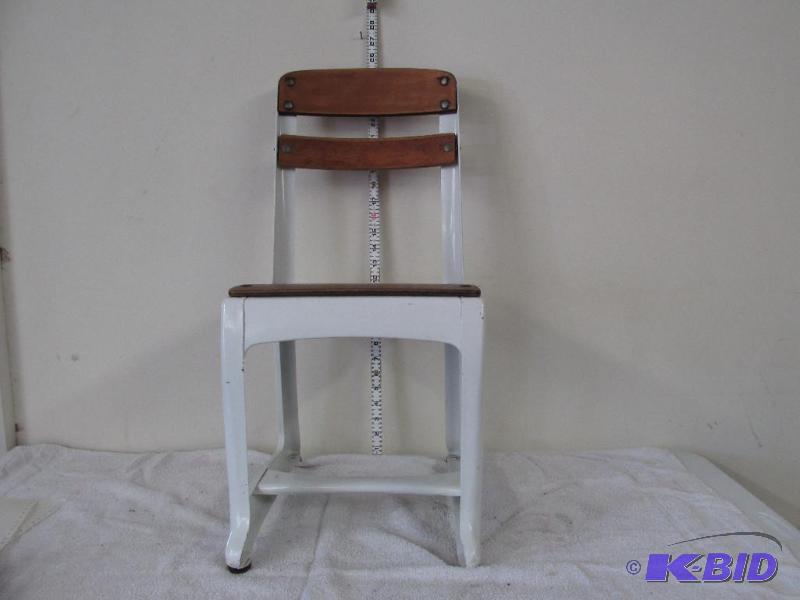 lot 78 image: Vintage Kids School Chair