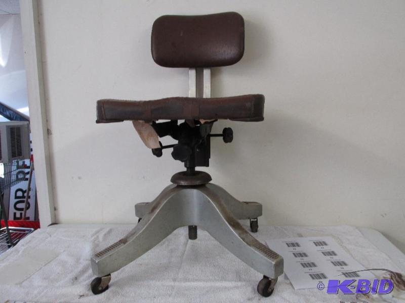 lot 80 image: Vintage Office Chair.