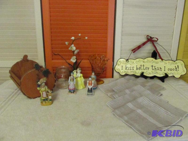 lot 82 image: Large lot of Home Decor