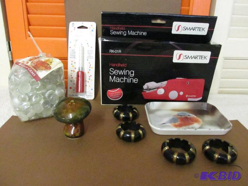 lot 93 image: Large Lot of Household Stuff