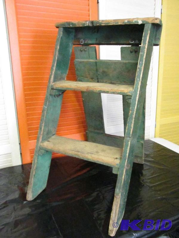 lot 25 image: Vintage Hand-Crafted (small step) Ladder