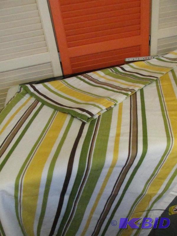 lot 41 image: Crate and Barrel Table Cloth