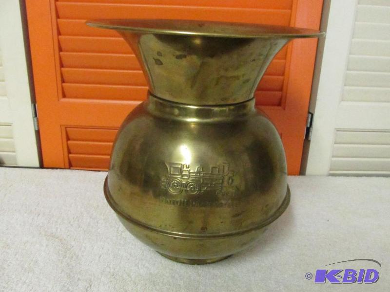 lot 44 image: Vintage Brass Union Pacific Spittoon