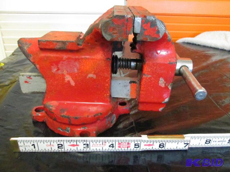 lot 63 image: Bench Vice