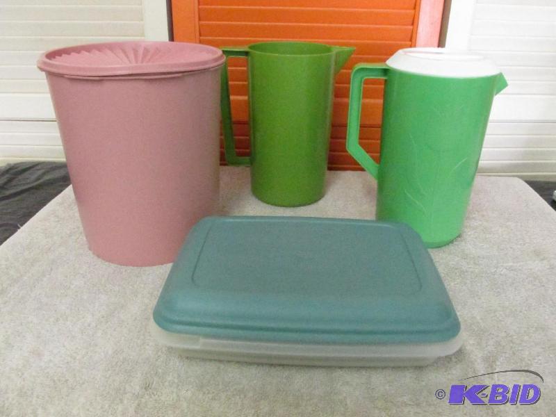 lot 77 image: 4 Containers to store stuff