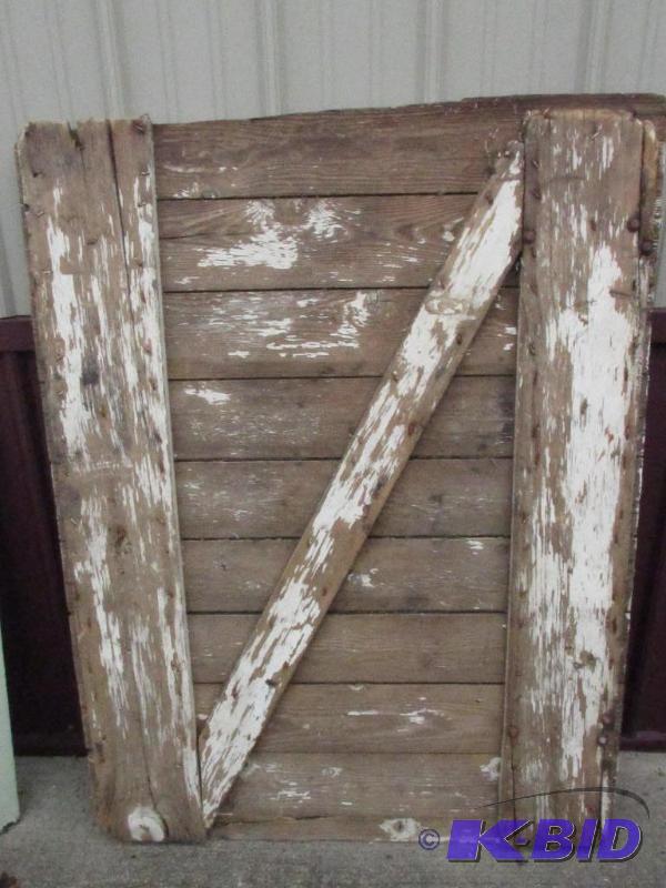 lot 8 image: Great BARN DOOR (maybe 12 of one)