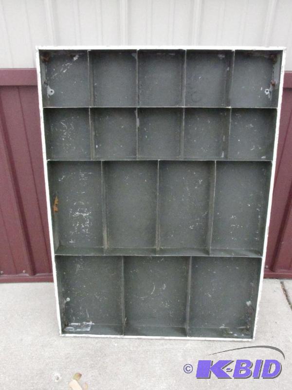 lot 9 image: This is a TABLE TOP