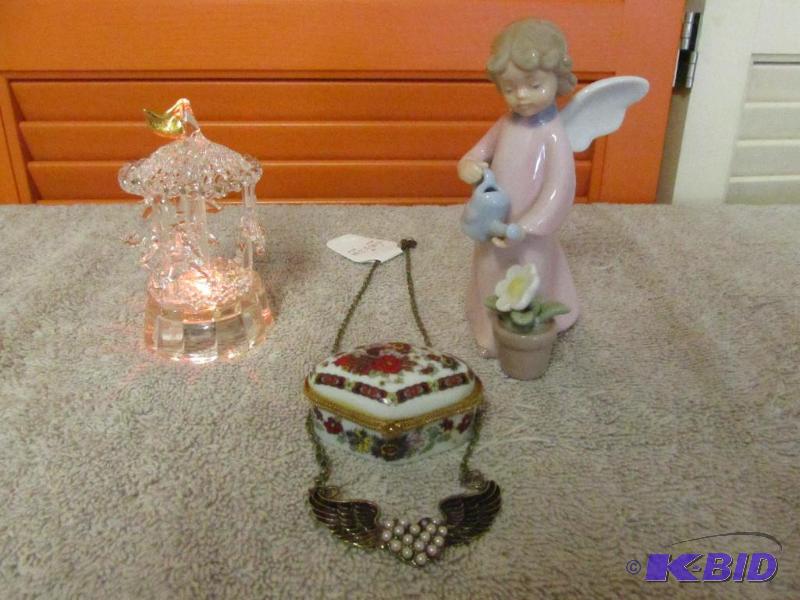 lot 92 image: 3 Collectibles and Cute Wings with Faux Pearls