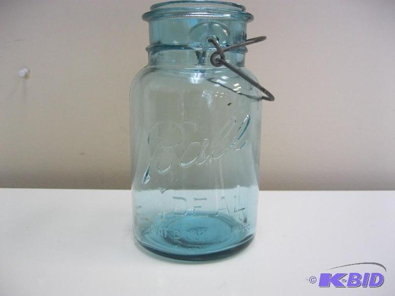 lot 16 image: Vintage blue glass Ball mason jar....
