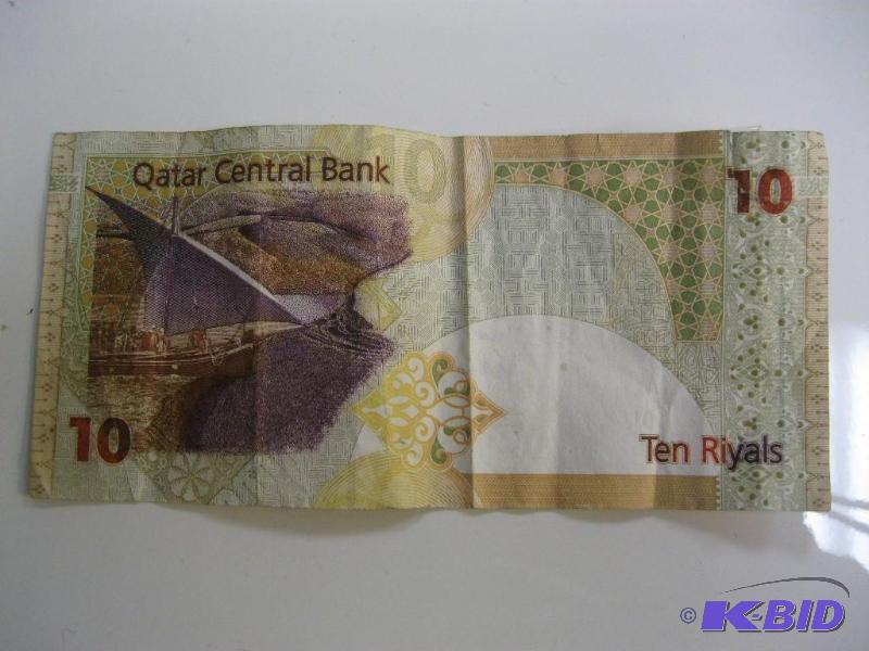 lot 77 image: Qatar Bill Money 10 Riyals...