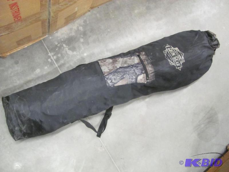 lot 103 image: This previously used GUIDE GEAR Umbrella Pop-...