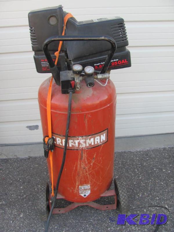 lot 109 image: This SEARS CRAFTSMAN 5.5HP 25-Gallon Air Comp...
