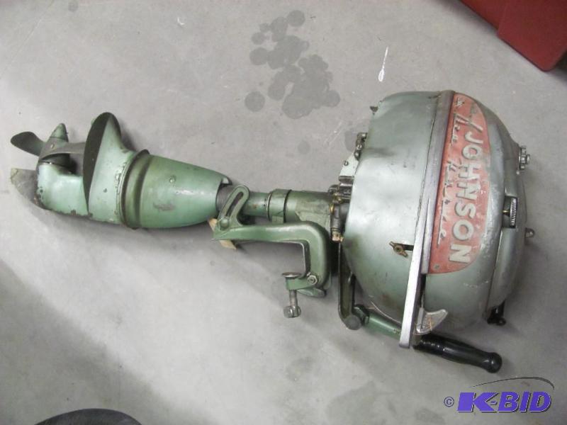 lot 4 image: This Vintage JOHNSON Sea Horse Outboard Motor...