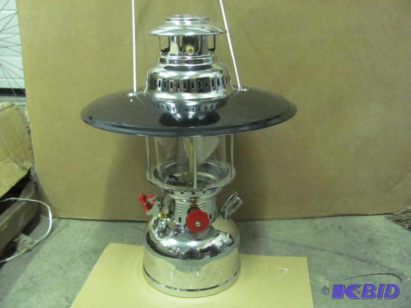 lot 47 image: This is one of the coolest lanterns youll fi...