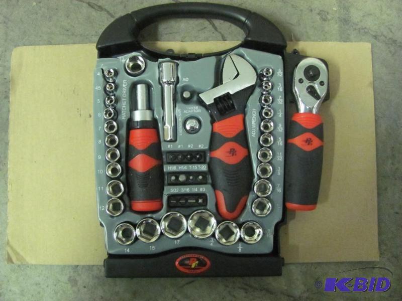 lot 61 image: Heres a handy little tool set NEW (in carry...
