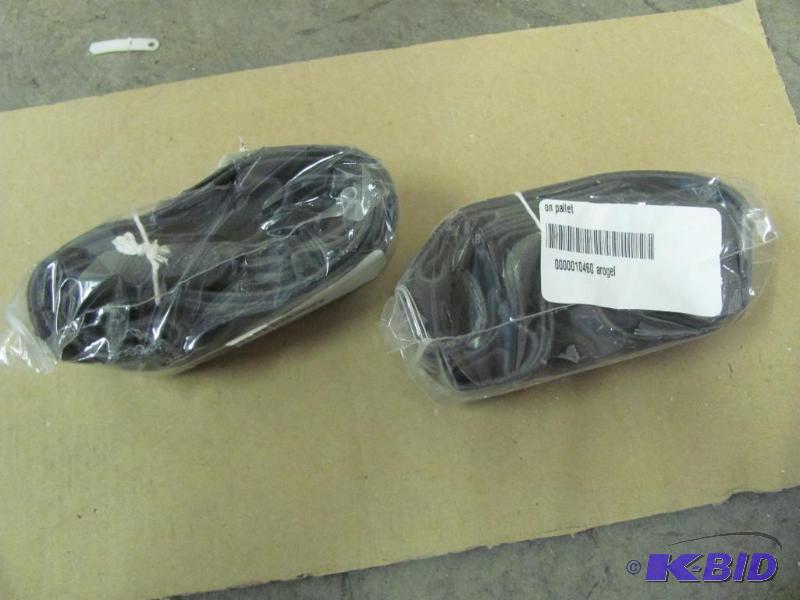 lot 90 image: Two Pairs of Military Surplus Foilage Elastic...