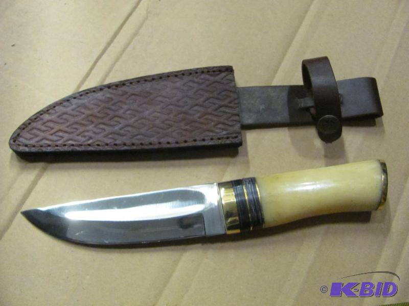 lot 92 image: Heres another very attractive hunting knife...