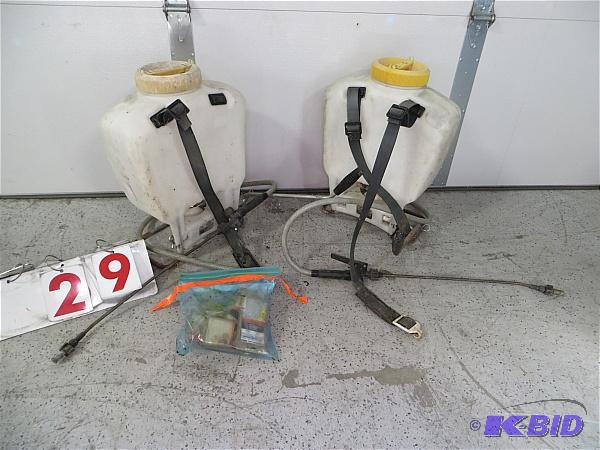 Lot of 2 back pack sprayers with extra tips....
