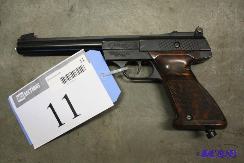 lot 11 image: Crosman Model 454 .177 CAL. BB Pistol...