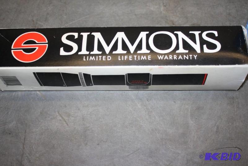 lot 166 image: Lot of (1) Simmons 2.5 x 20 shotgun scope. Bl...