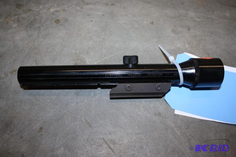 lot 186 image: Lot of (1) Bushnell Magnum Phantom 2.5x scope...
