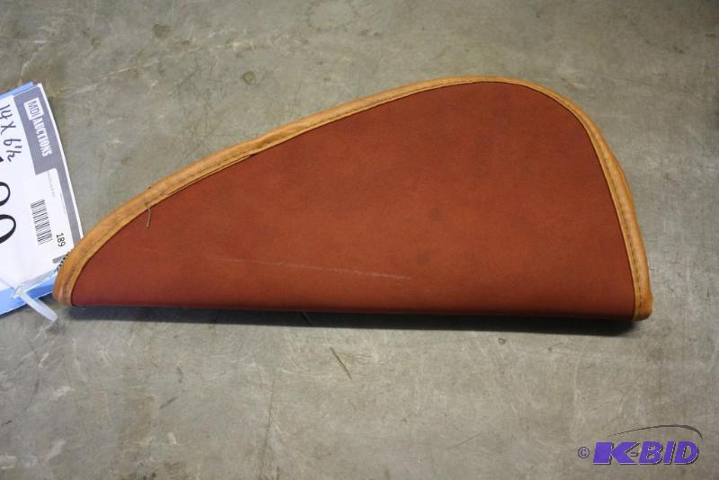 lot 189 image: Lot of (1) soft side gun case. Orange interio...