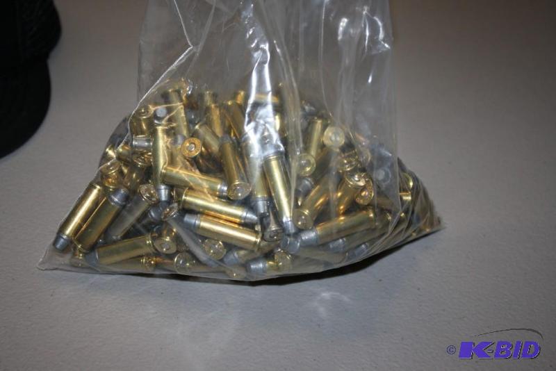 lot 231 image: Miscellaneous 38 Special ammo app. 200 ct....