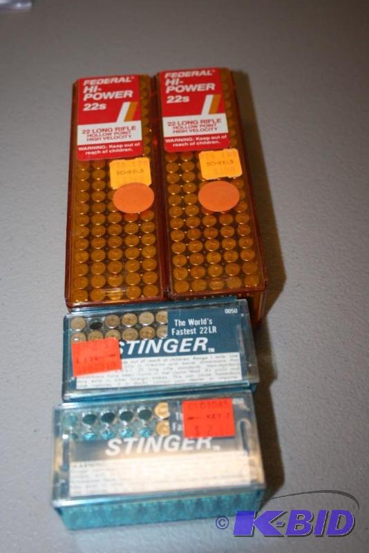 lot 251 image: Lot of (2) items Federal Stinger 22 LR, app....