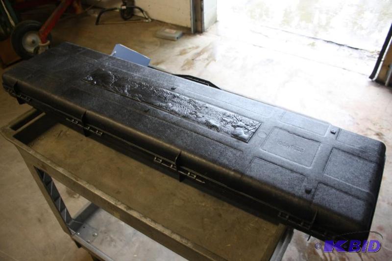 lot 3 image: Hard Side Gun Case by Contico, Etched Scenic ...