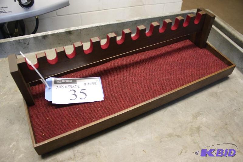 lot 35 image: Fort Sandflat Products Gun Rack. 25 12"...