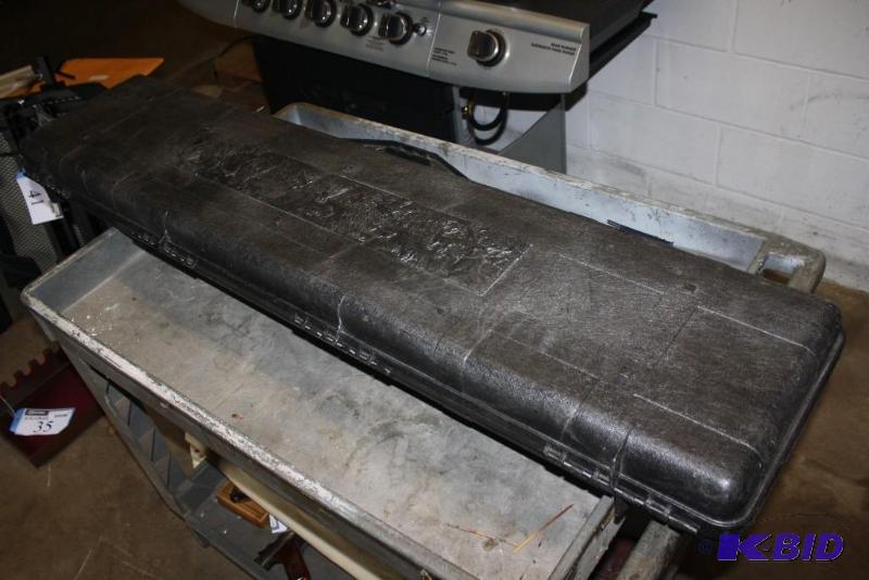 lot 37 image: Contico Hard Side Gun Case with Deer Mural. 5...