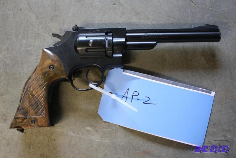 lot 4 image: Crosman Model 38T.177 6-Shot CO2 Powered Pel...