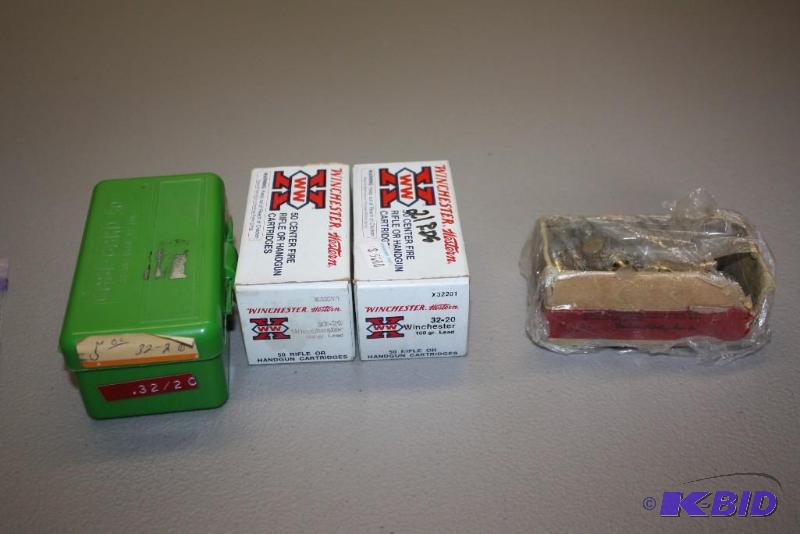 lot 515 image: Miscellaneous 32-20 ammo app. 100 ct...