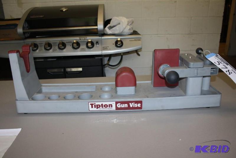 lot 578 image: Tipton Gun Vice 32&quotx7 12"...