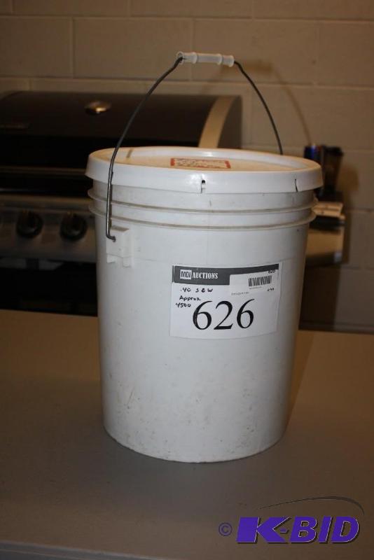 lot 626 image: Bucket of .40 S&ampW casings app. 4500 ct....