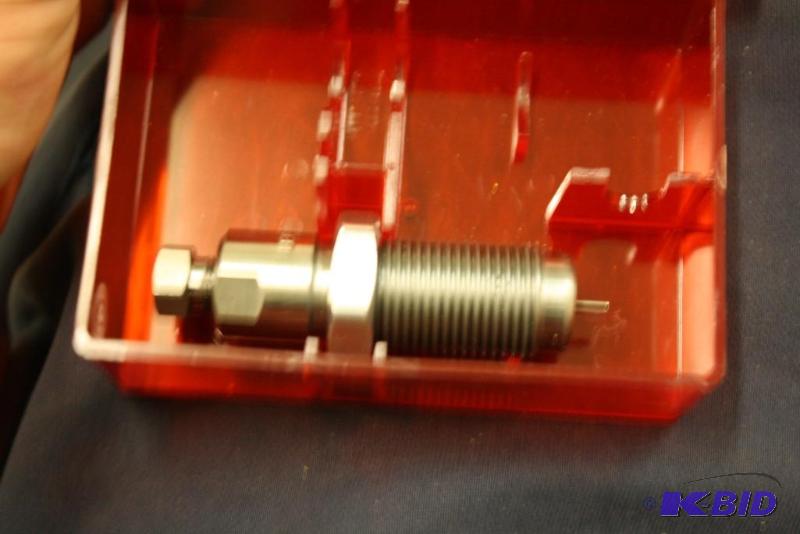 lot 847 image: Carbide Sizing Die 9mm Luger...